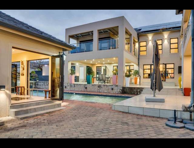 7 BEDROOM HOUSE FOR SALE IN BLUE HILLS EQUESTRIAN ESTATE